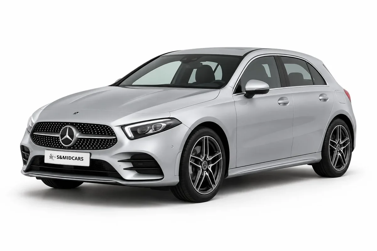 Mercedes Classe A, visuel de studio illustratif ; modèle exact à confirmer — location à Marrakech